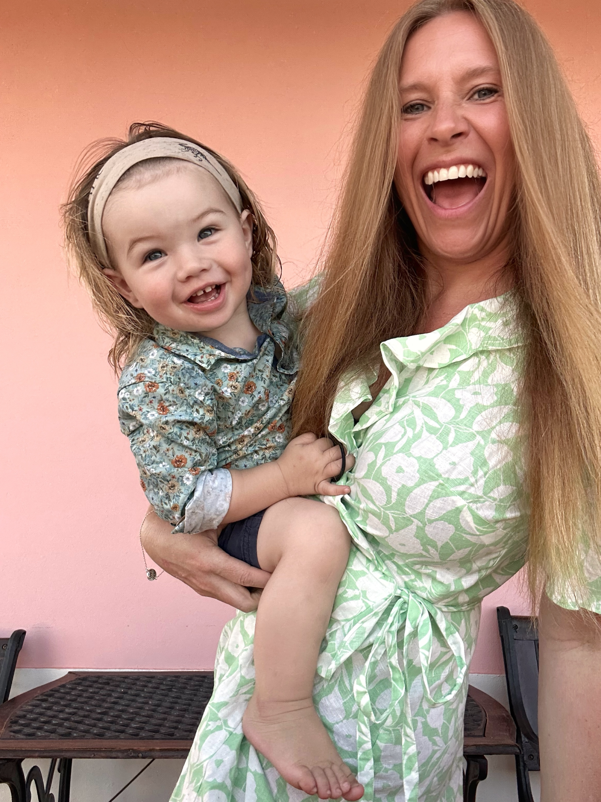 Hanna & Freds Pastel Background